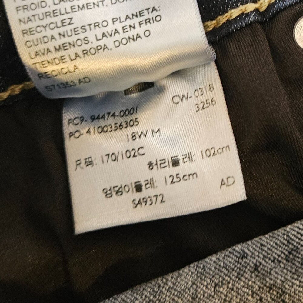 Levi Strauss Signature Gold Totally Shaping Bootcut Jeans Women’s Size 18 Dark W - Picture 4 of 4